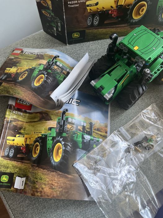 Lego technic 42136 john deere tractor