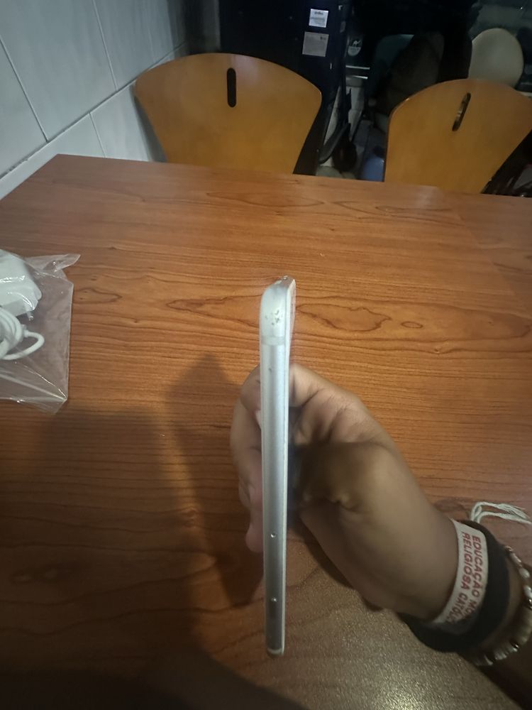 Iphone 8- usado