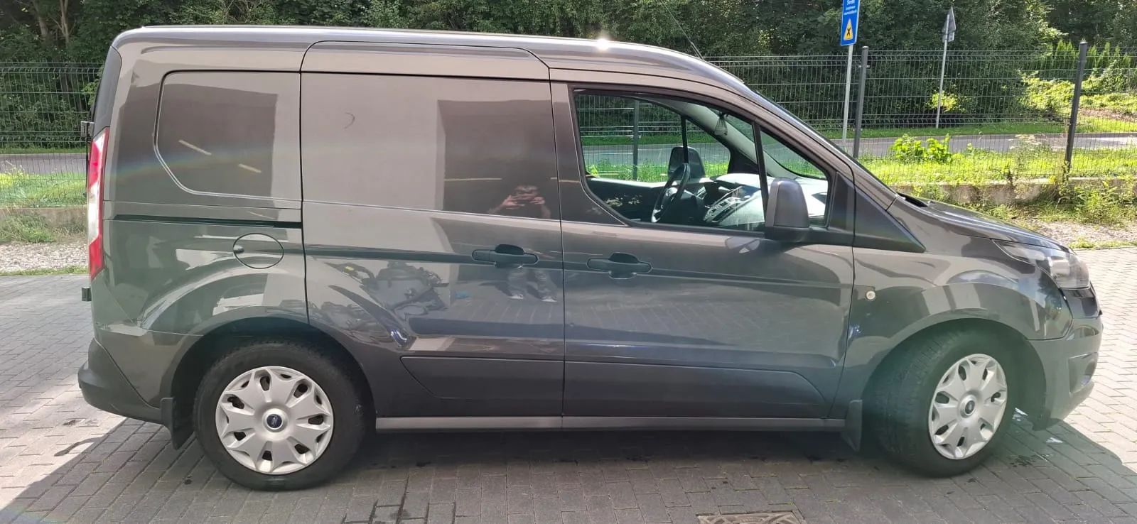 Ford CONNECT  faktura VAT23%, pierwszy właściciel w Polsce, nowy akumulator.