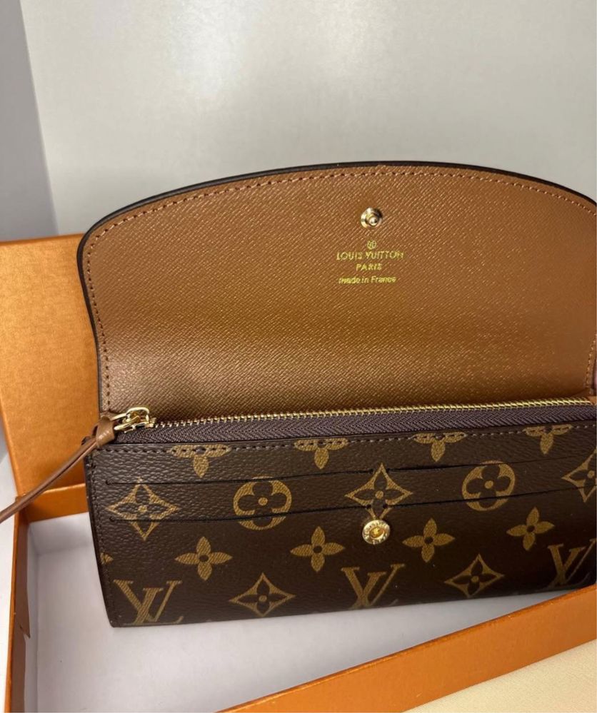 Женский кожаный кошелек  Louis Vuitton