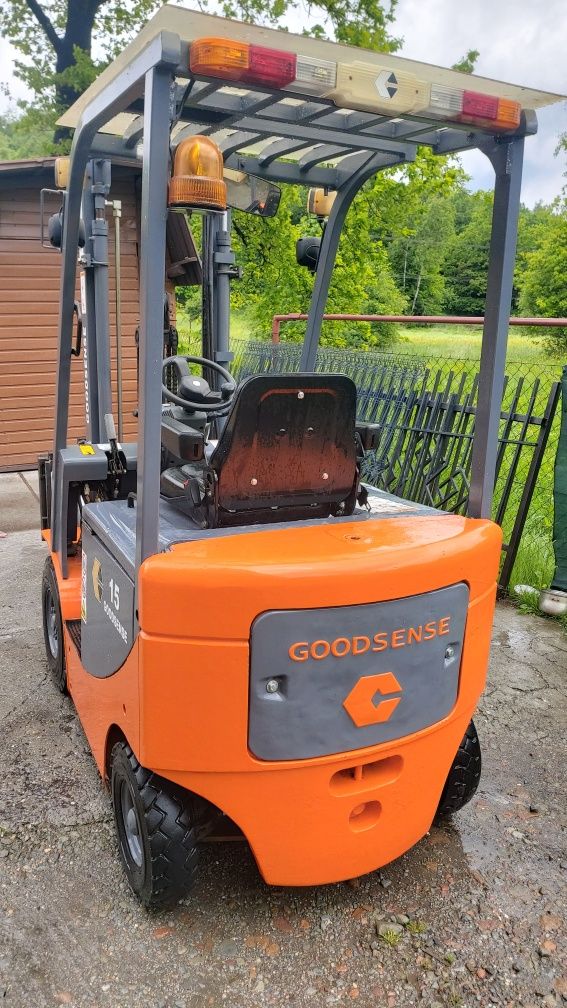Wózek widłowy elektryczny 1.5t. Wolny skok,Przesuw boczny 2011rok