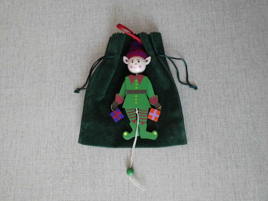Duende de Natal Articulado em Madeira - Ofereço Bolsinha
