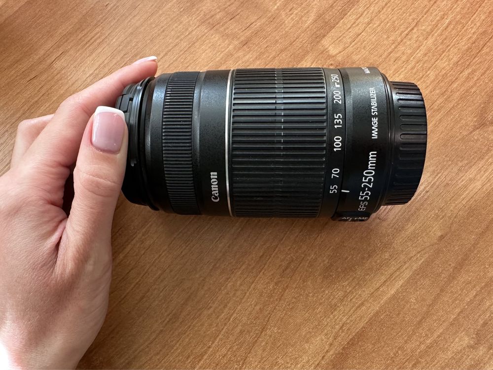 Продам об'єктив Canon efs 55-250mm, 1.1m/3.6ft macro