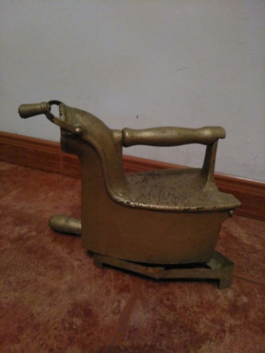 Ferro de engomar+ panela