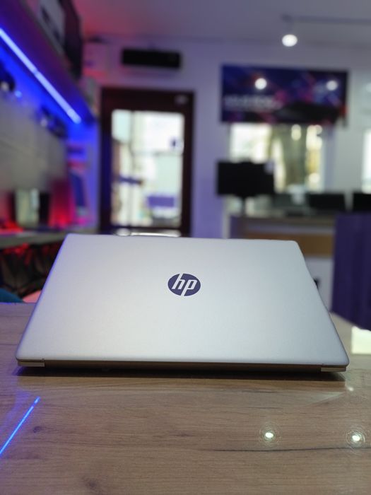 HP 17-CN3218NW \Intel i3 \ Intel UHD\ 8GB DDR4 #ELEMENTO