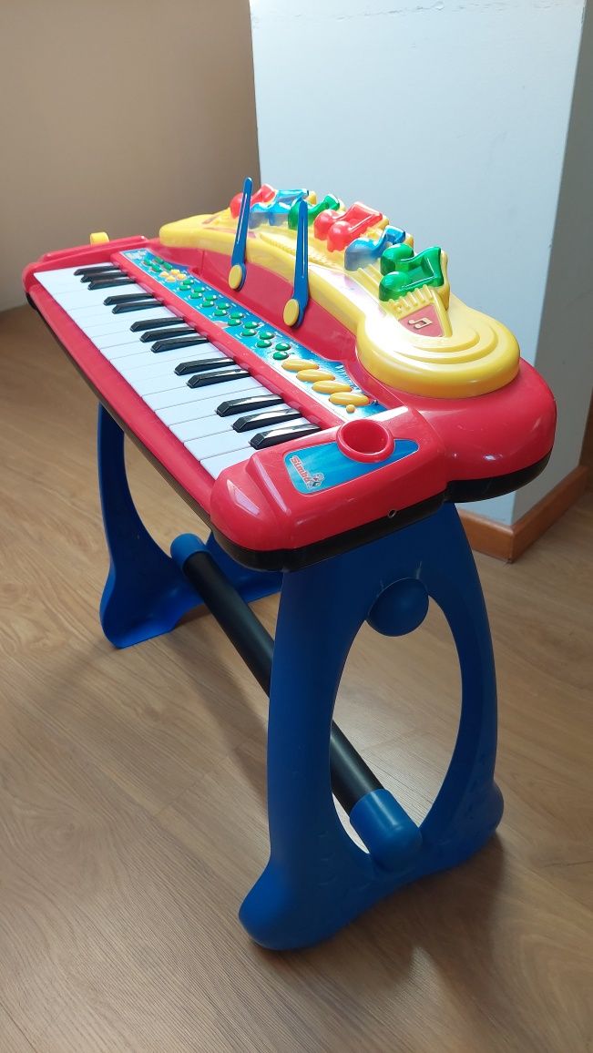 Pianino dziecięce z podstawą
