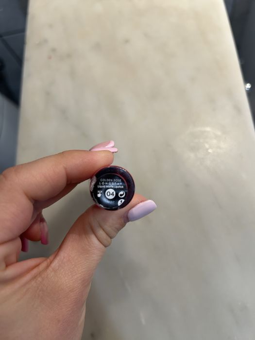 matowa pomadka do ust Golden Rose jedna sztuka kolor 04