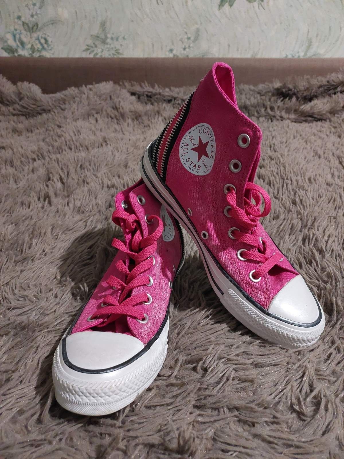 Продам женские кеды Converse