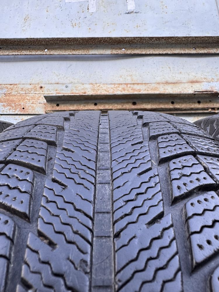 225/70 r16 Michelin Latitude X-ice XI2 зима (5+ мм.) комплект