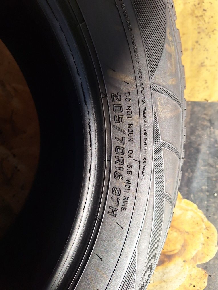 Opony 205 70 R 16 97H  Falken Eurowinter  HS449