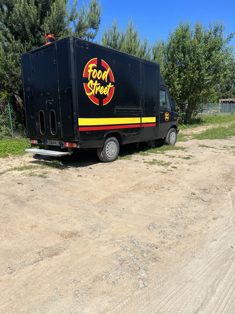 Mercedes-Benz Kaczka FoodTruck