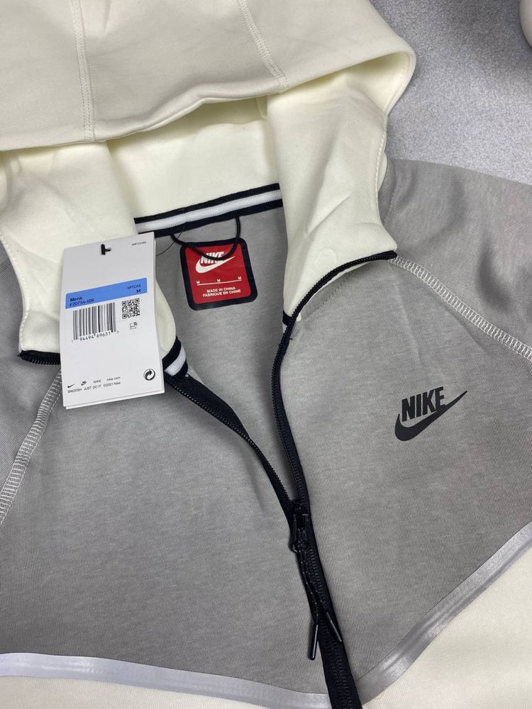 Кофта Nike Tech Fleece рефлектив