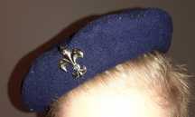 granatowy beret harcerski