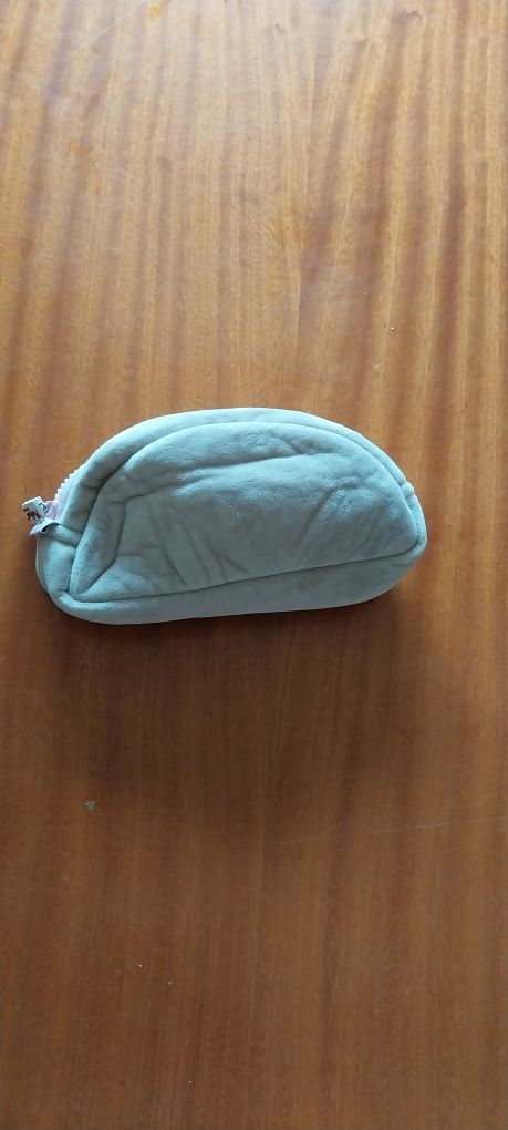 Sprzedam piórnik Pusheen
