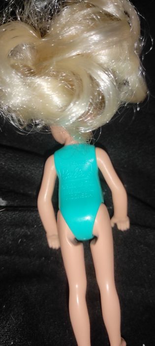 Pequena Barbie Mattel