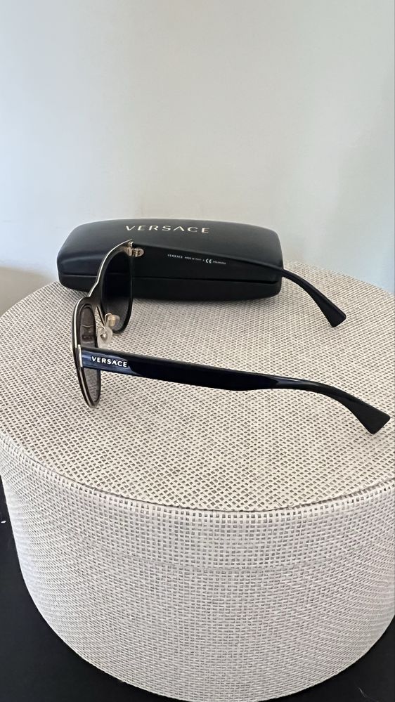 Oculos de sol versace como novos