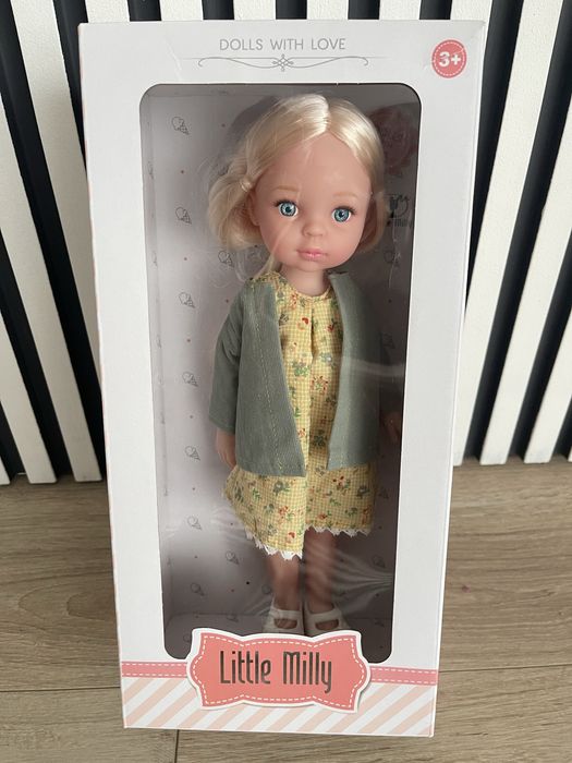 Лялька в коробці Little Milly нова