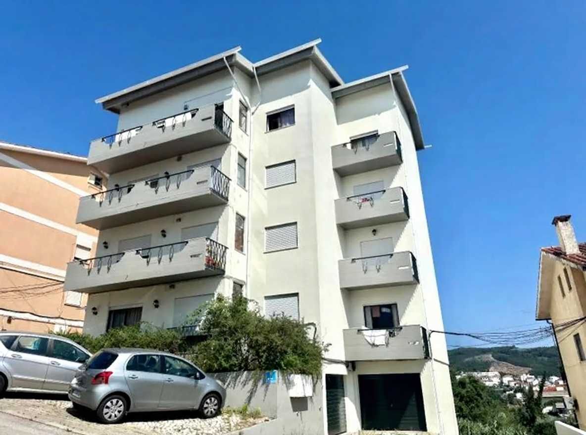 [Particular] Garagem grande para venda em Coimbra centro