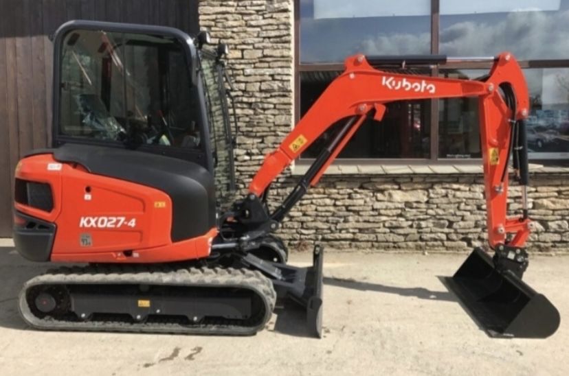 Wynajem minikoparki. Usługi minikoparka