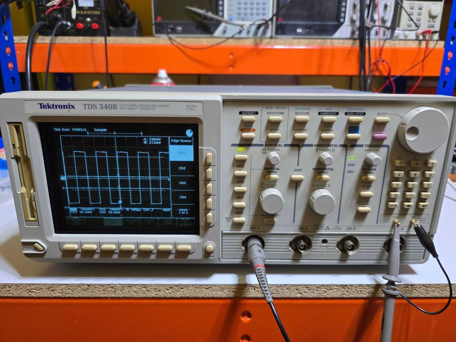 Oscyloskop cyfrowy Tektronix TDS540B 500MHz; 2GS/s czterokanałowy