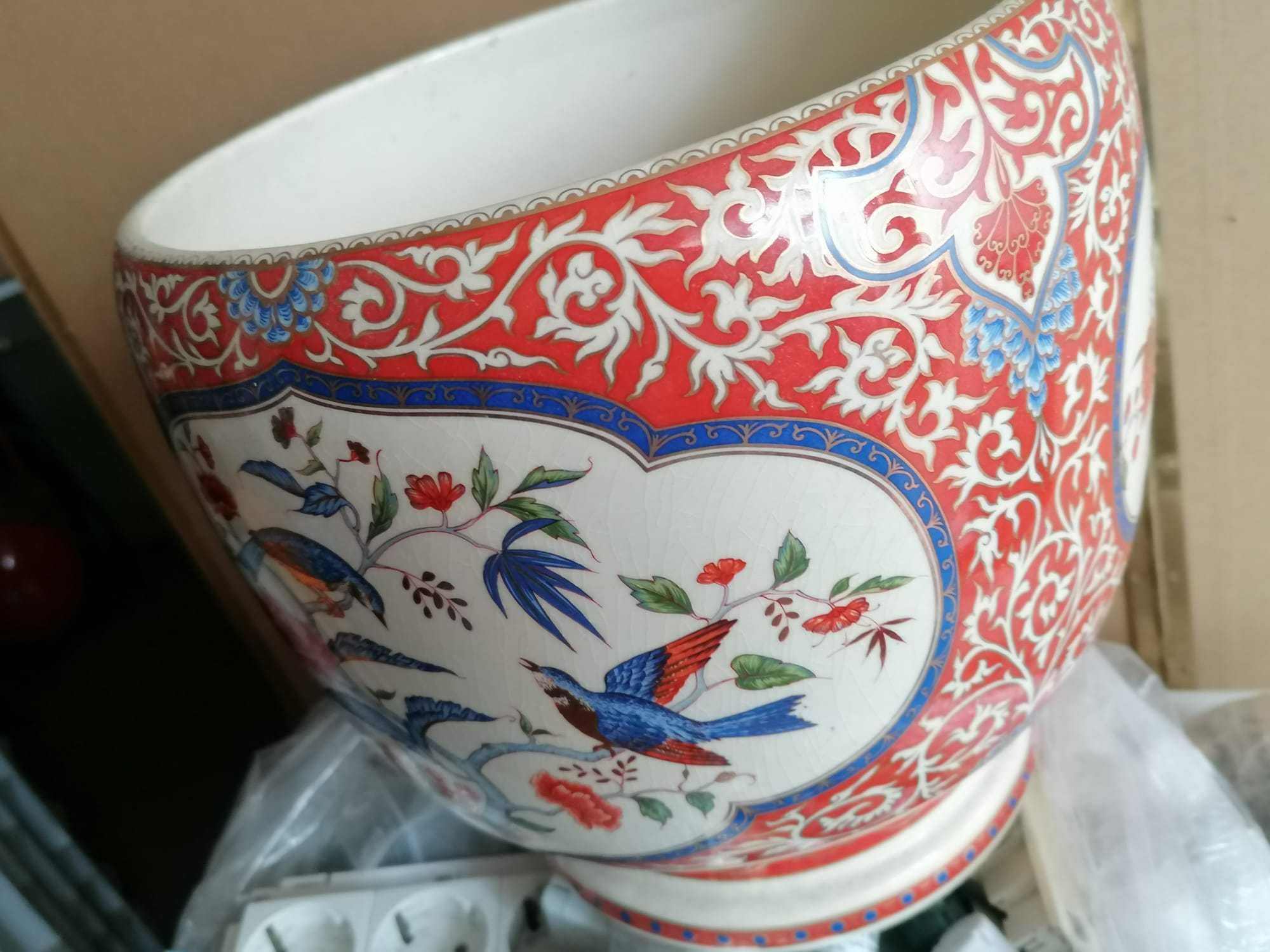 Vaso oriental com pintuaras