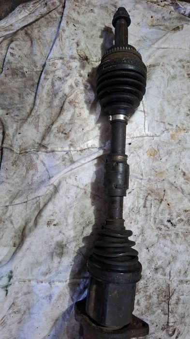 Полуось, привод на Тойота авенсіс т25