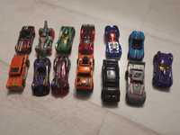 Zestaw 13 autek z serii Hot Wheels , stan jak nowe