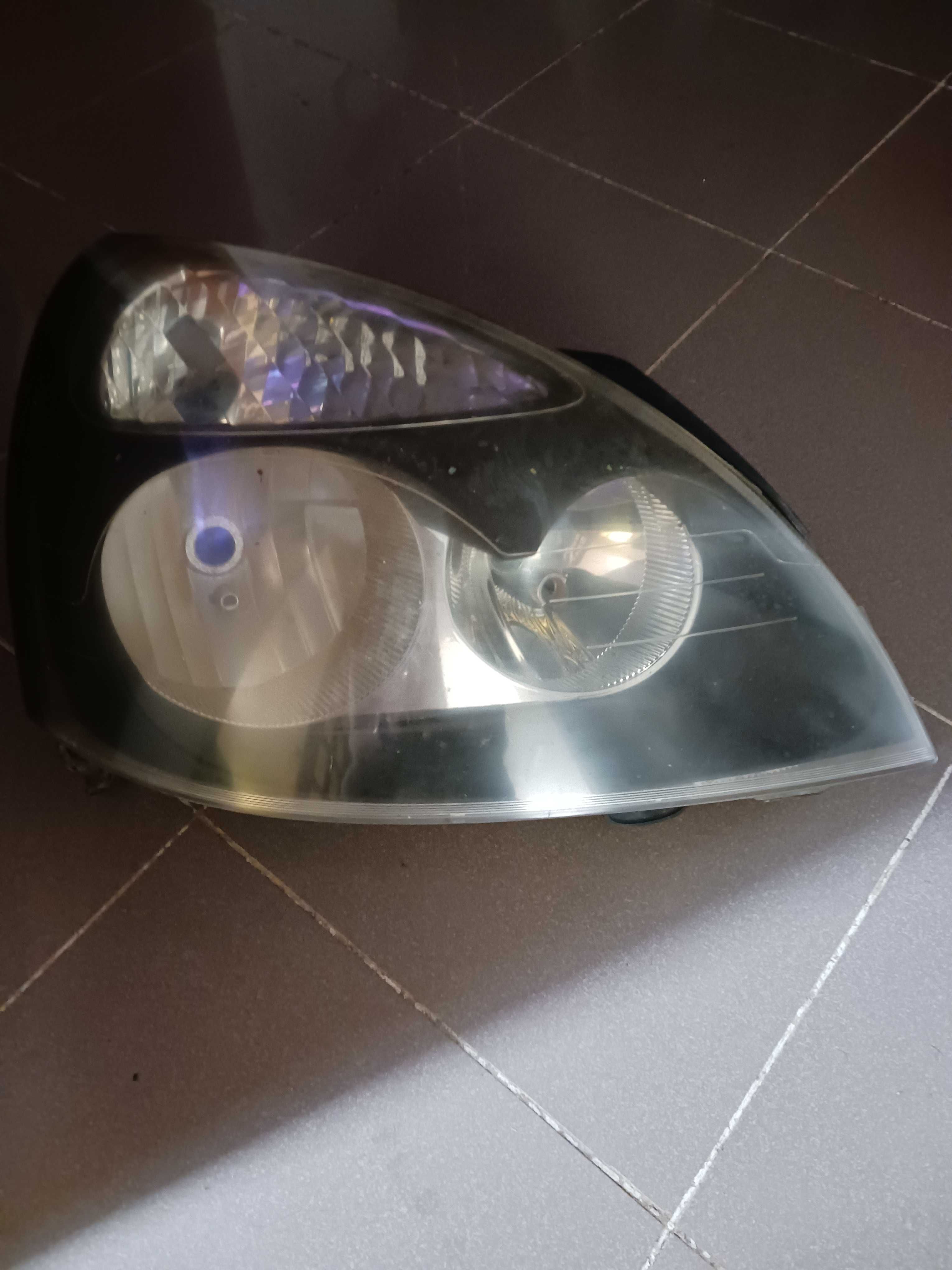 Otica direita clio Ii