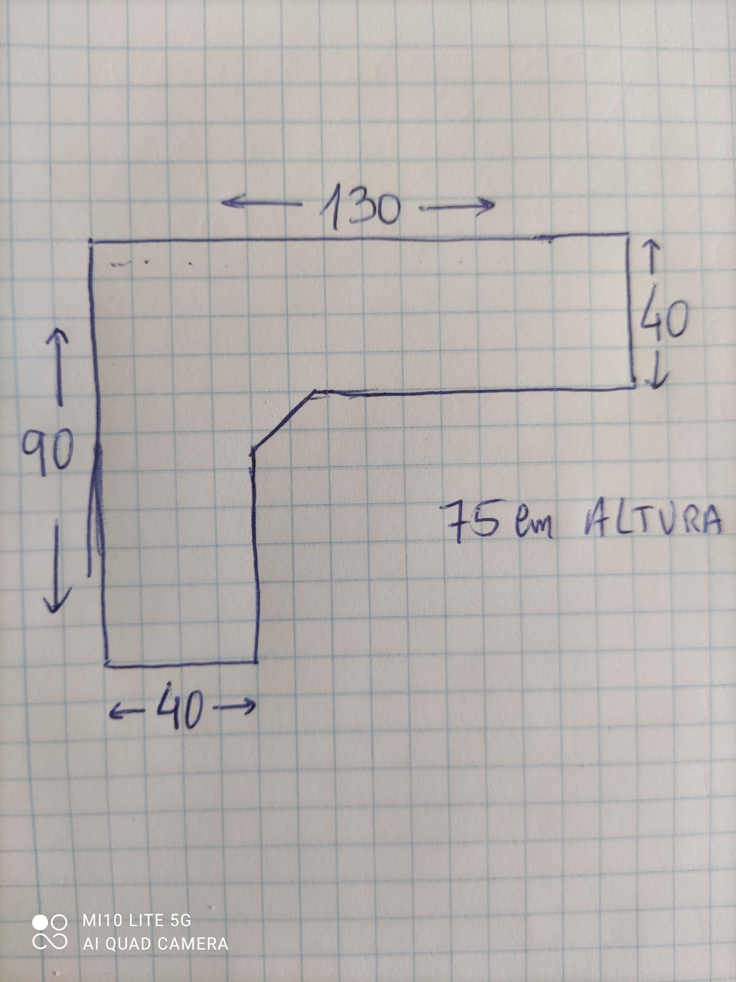 Posto de trabalho de canto com módulo adicional