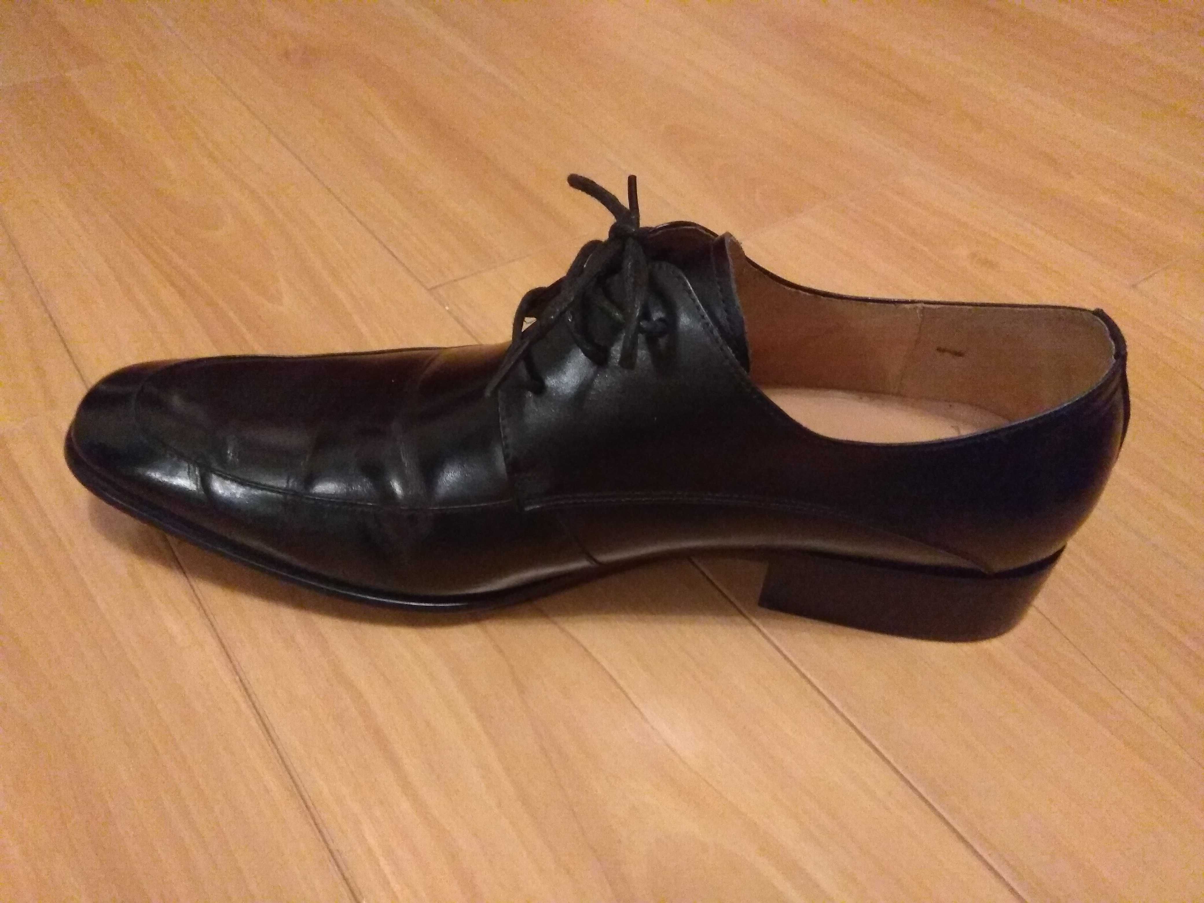 мужские лакированные туфли на 41-42 размер