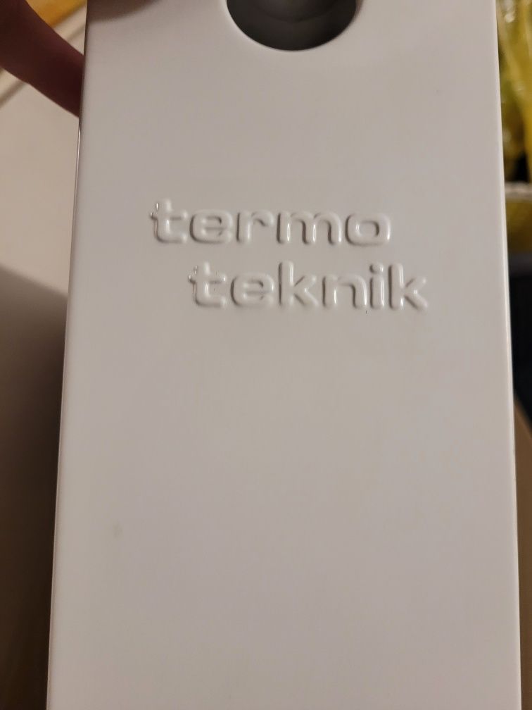 Kaloryfer Termo Teknik z głowicą termostatyczną nowy