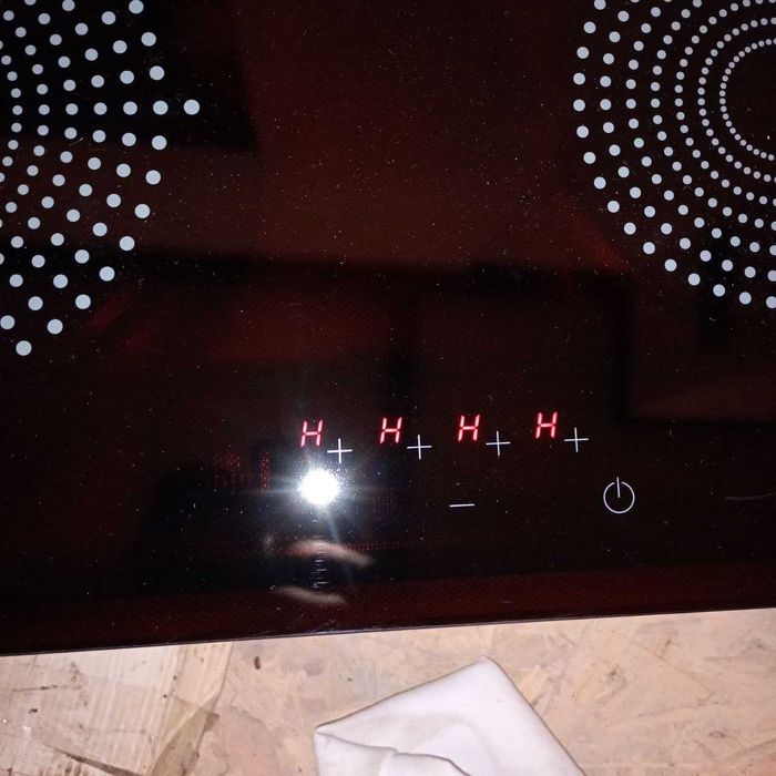 Електрична варильна поверхня Perfelli VH 6