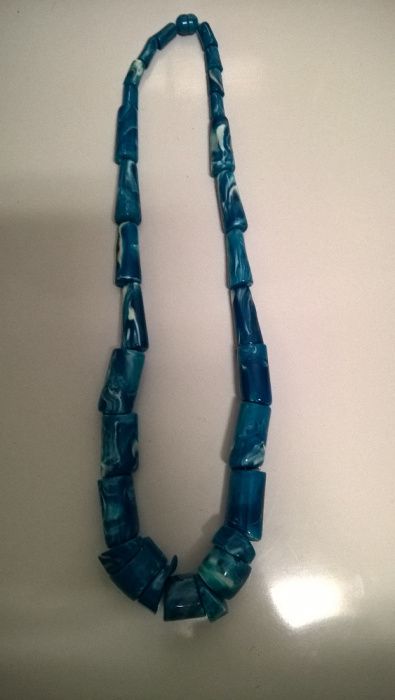 Colar Azul e Branco (portes incluídos)
