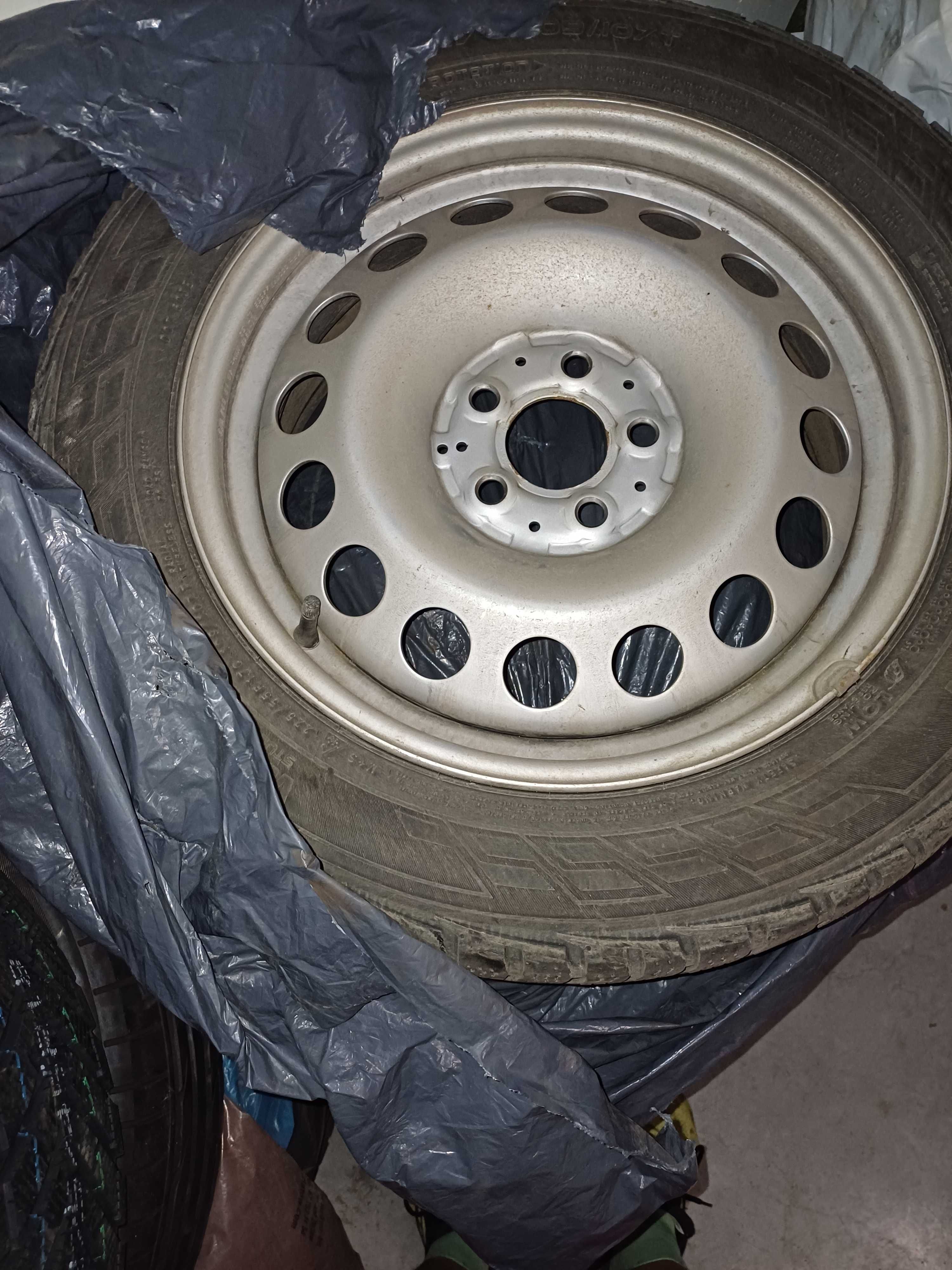 4 szt felgi z oponą nokian Mercedes-Benz Vito / V
