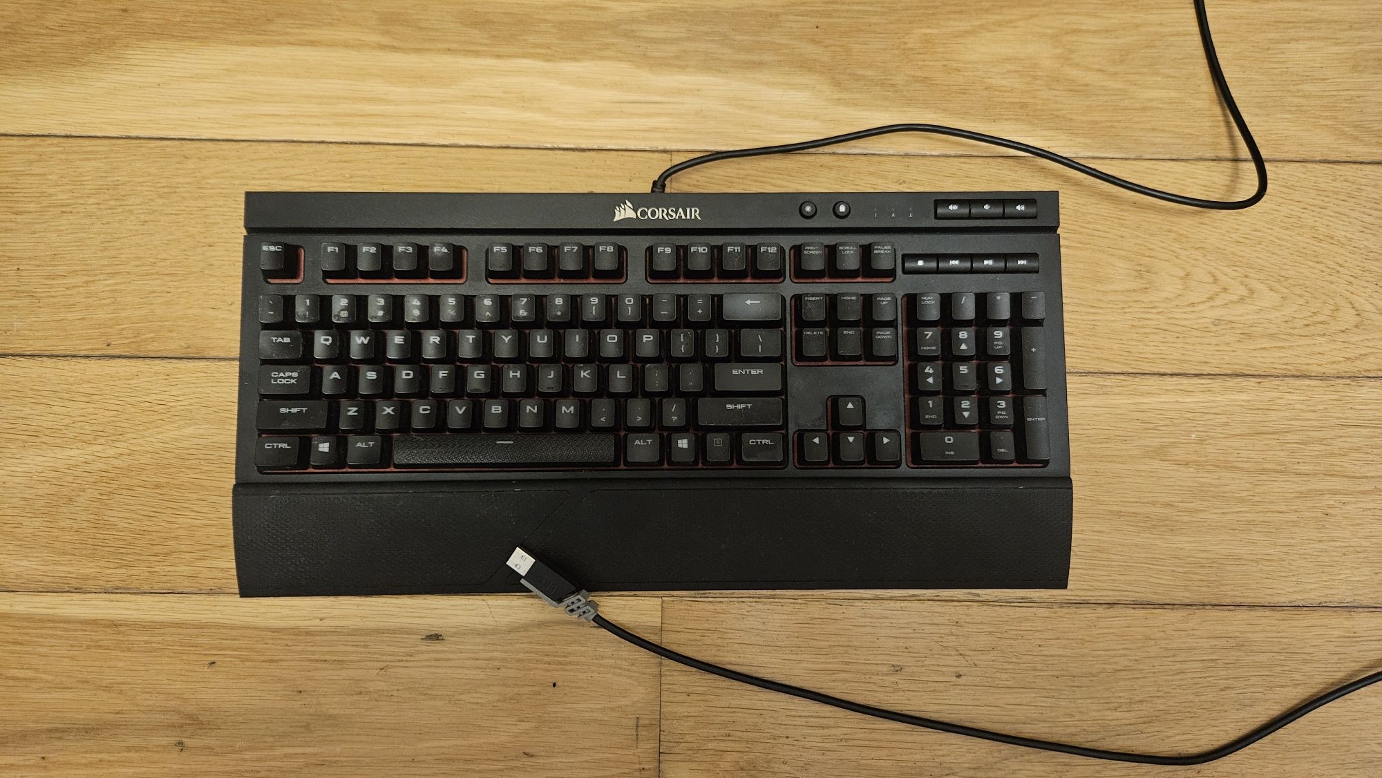 Klawiatura Corsair K68 używana