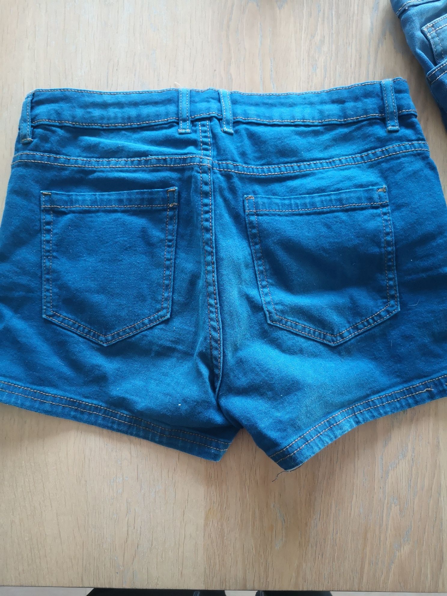 Krótkie spodenki jeans 38