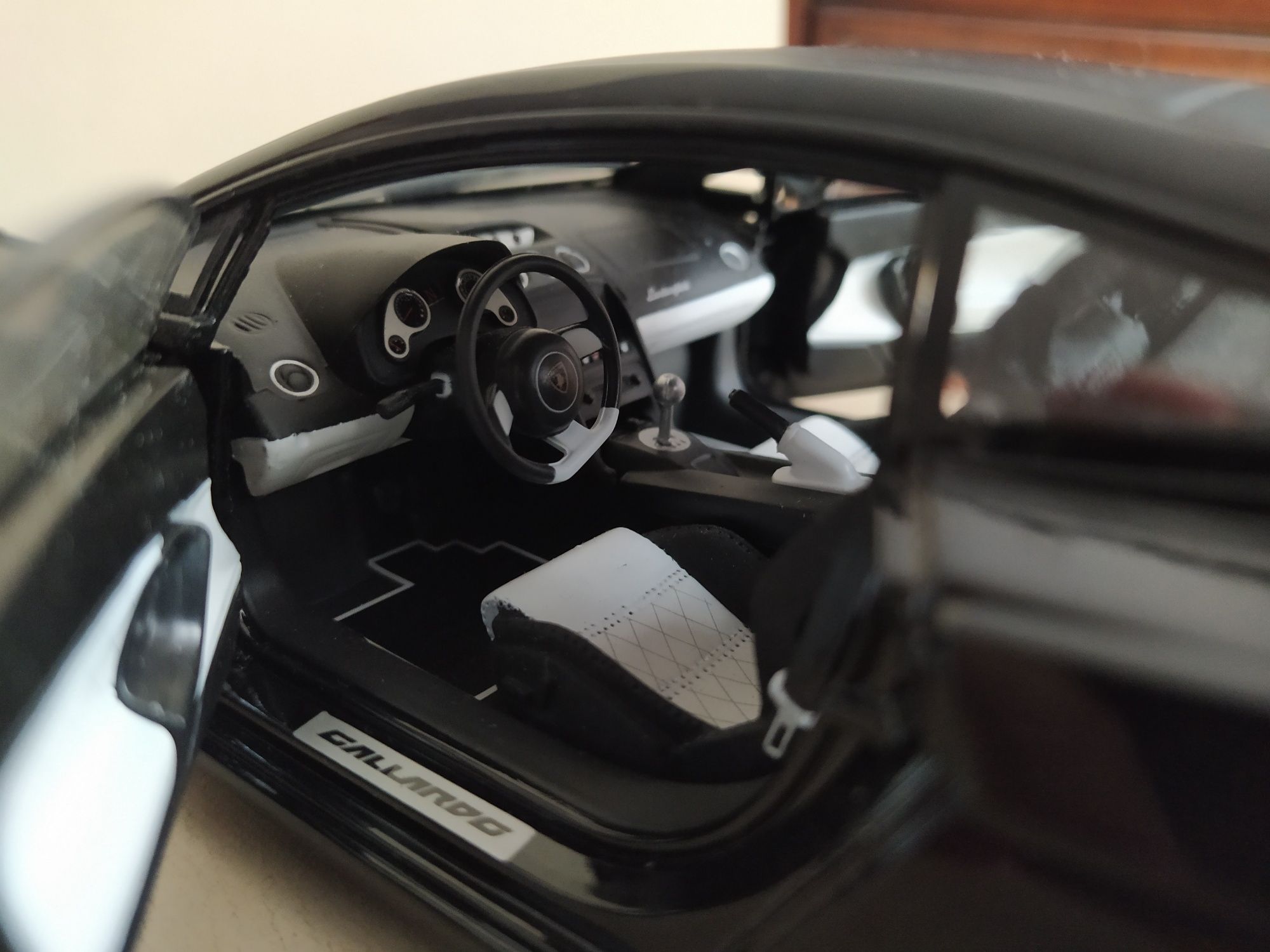 Lamborghini Gallardo wersja Nero 1:18 Norev