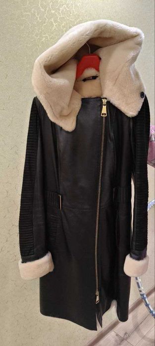 Кожана курта натуральна кожа майже не носина