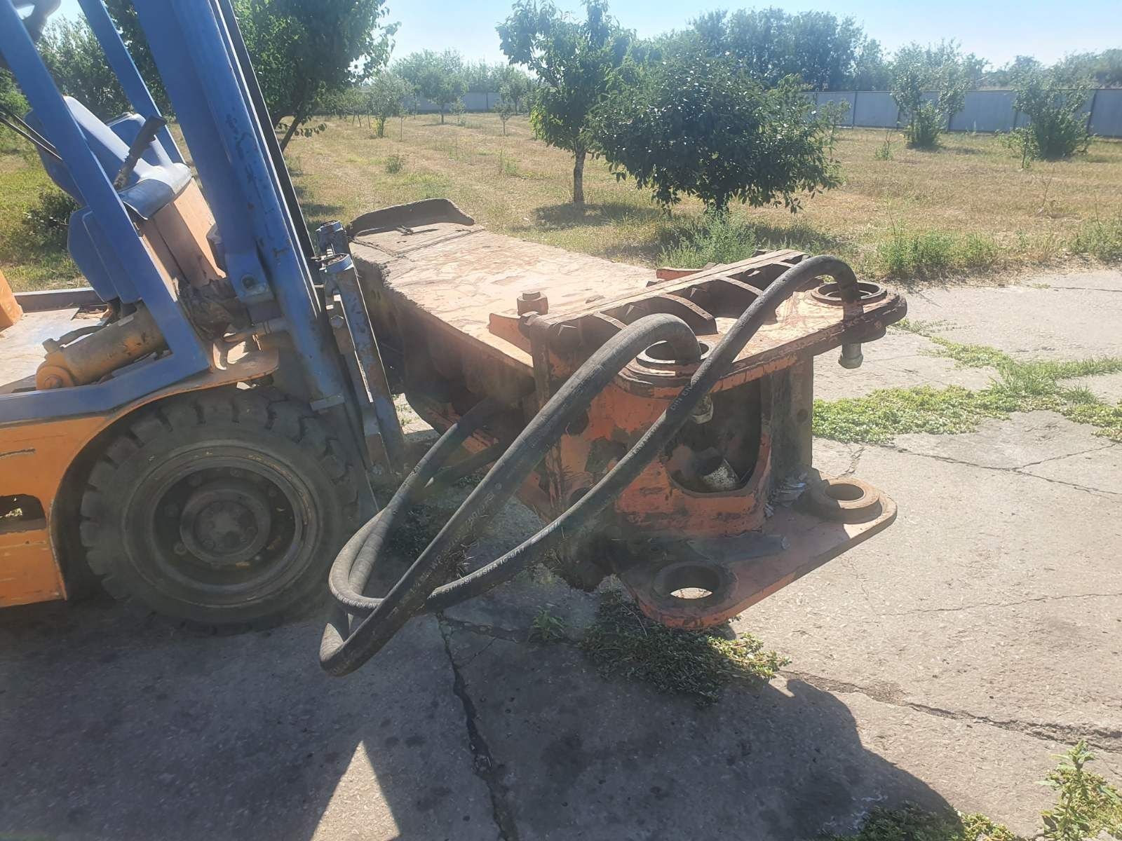 Продам экскаватор JCB330