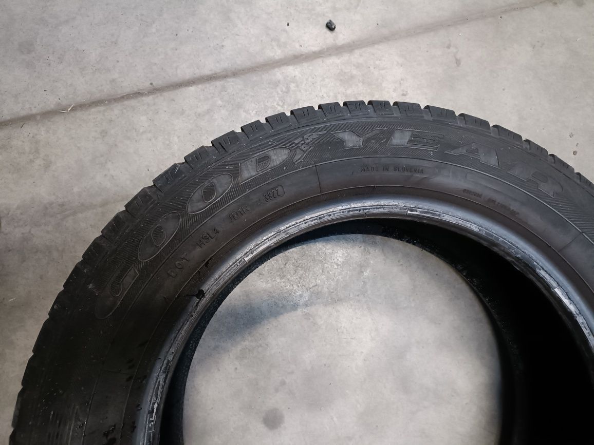 Demo 22r, Opony całoroczne Goodyear Vector 4seasons 195/60R16 89H