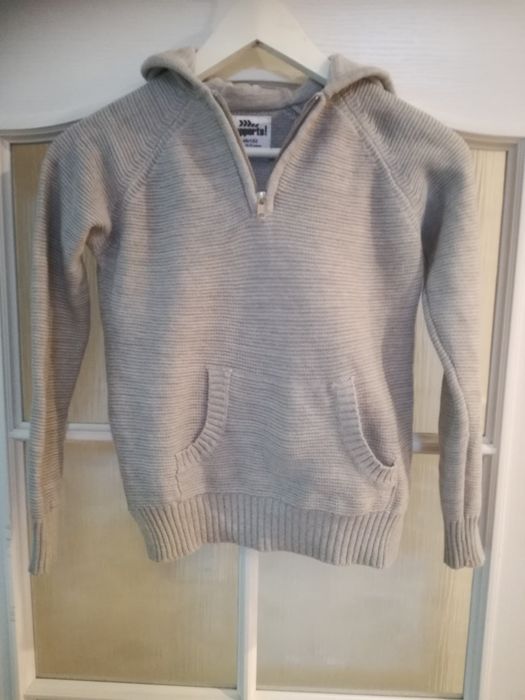 Sweterek chłopięcy.