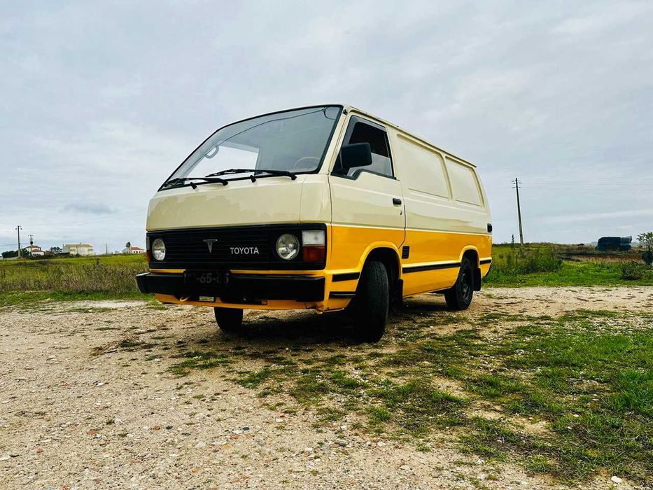 Aluguer - Toyota Hiace 1984 - Carrinha Clássica (Campervan)