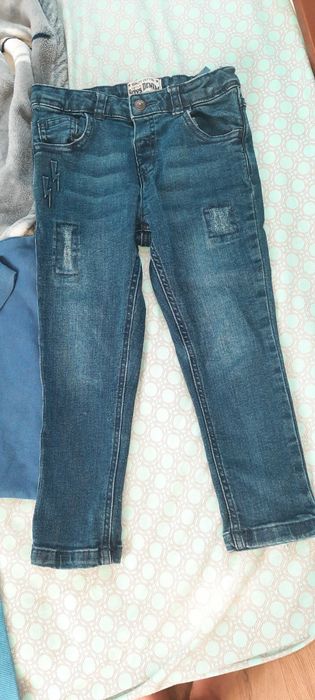 Дитячі джинси та реглани на хлопчика