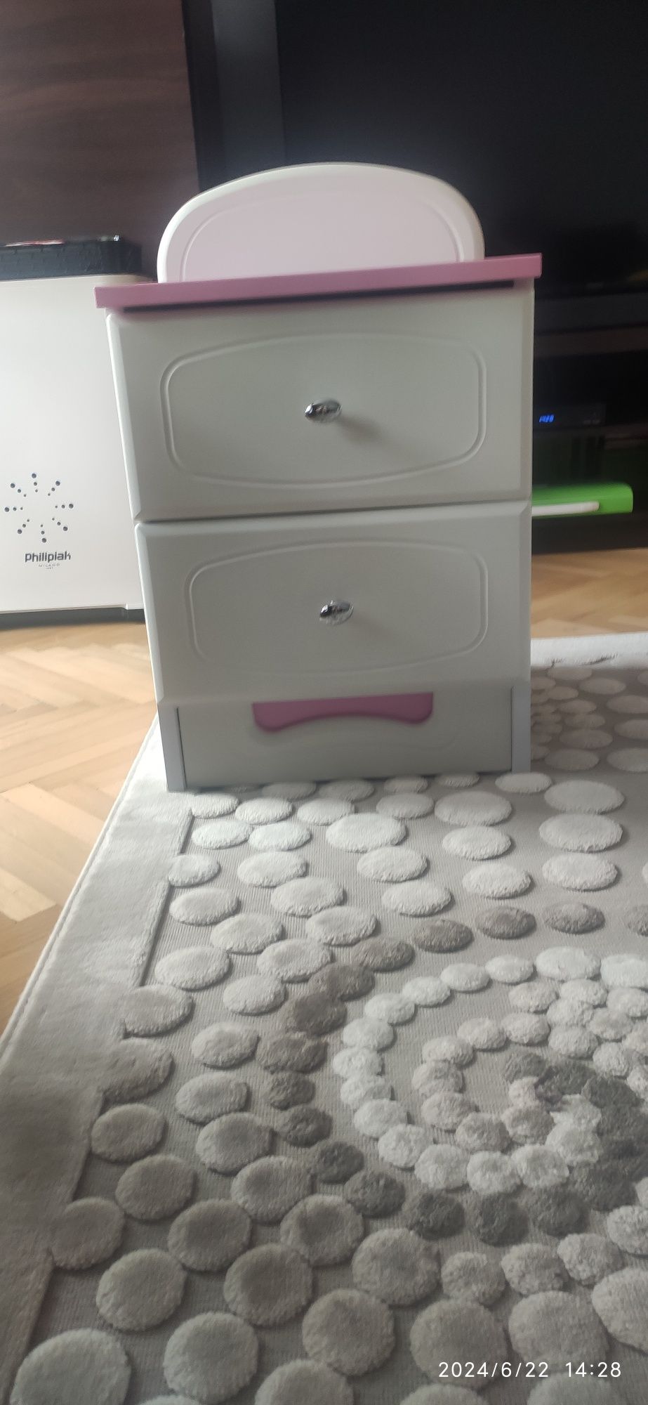 Szafka z szufladami dla dziewczynki
