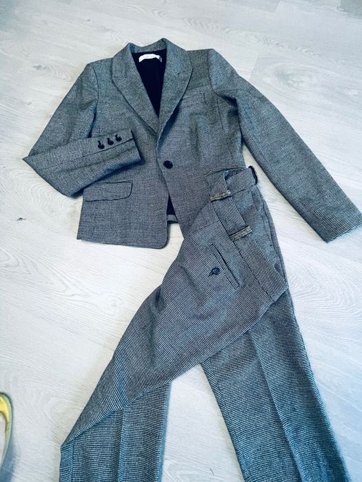 Елегантний костюм Intrend від МaxMara