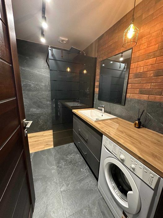 Будинок з ремонтом! 190 кв.м. Гараж на 2 авто. 240000