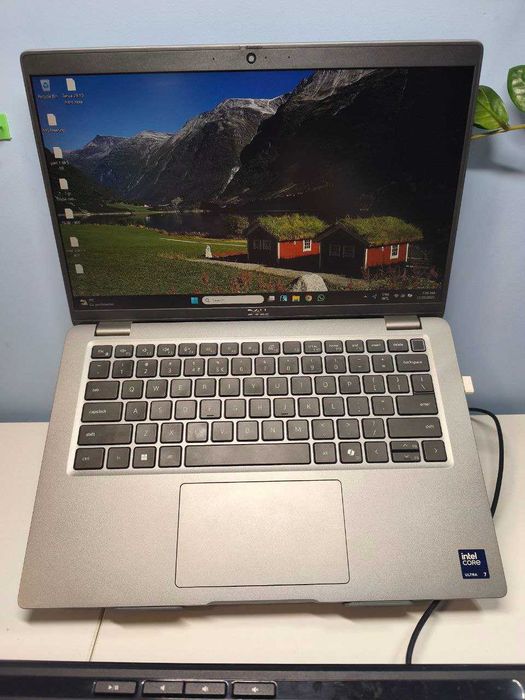 Laptop Dell Precision 3490 na gwarancji