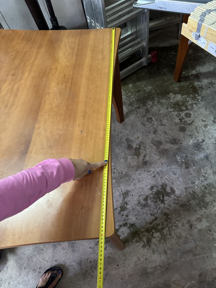 mesa de escritorio em madeira assimetrica