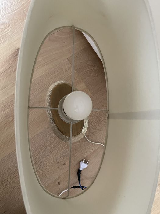 Lampa w stylu glamour.