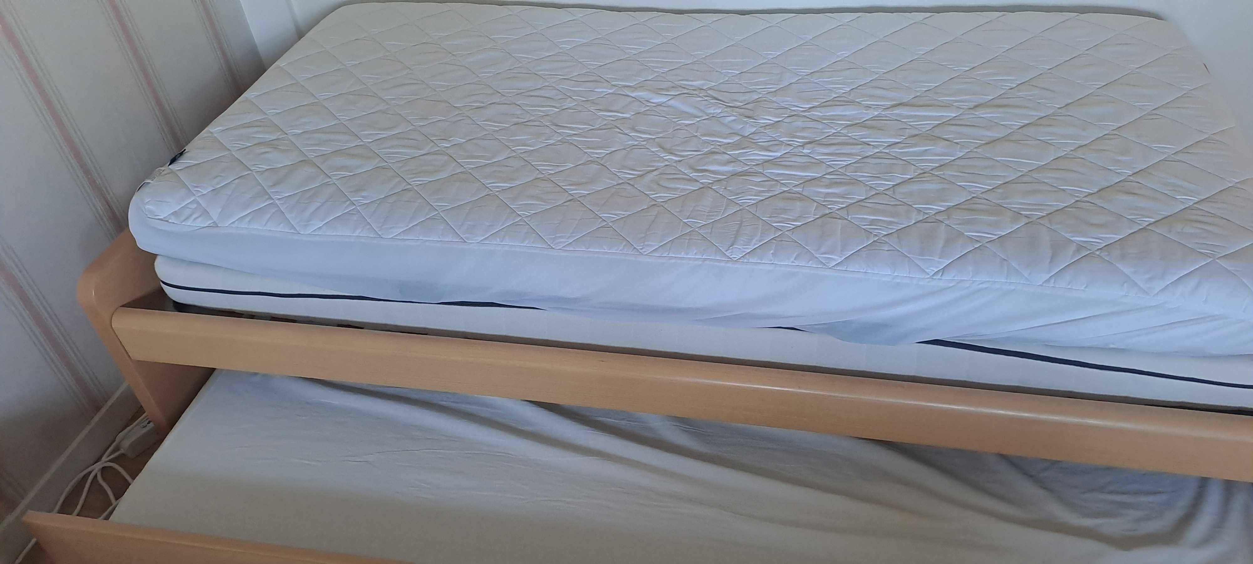 Cama 190/90 com 2 colchões